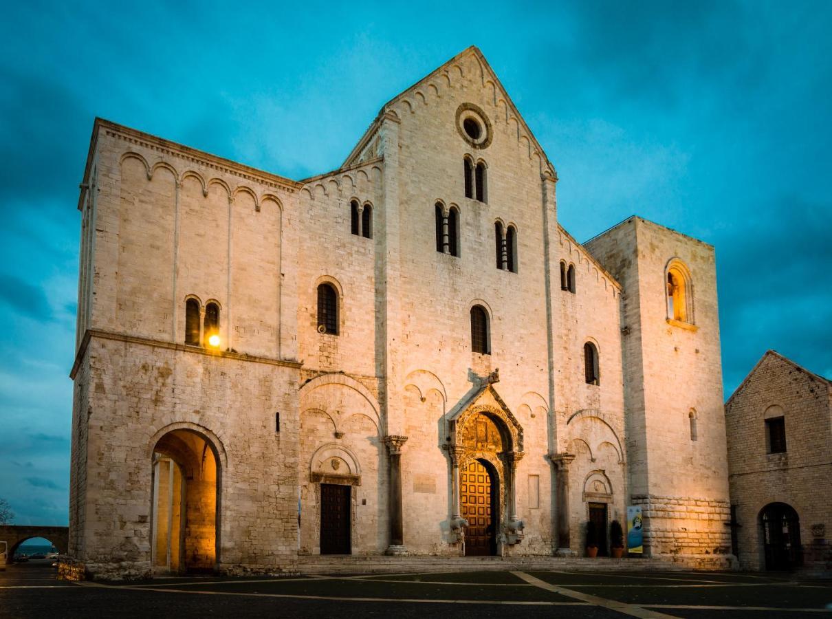 Laus Teatro Petruzzelli Suite Bari Bagian luar foto